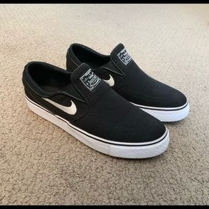 Nike SB Janoski Slip-On Shoes